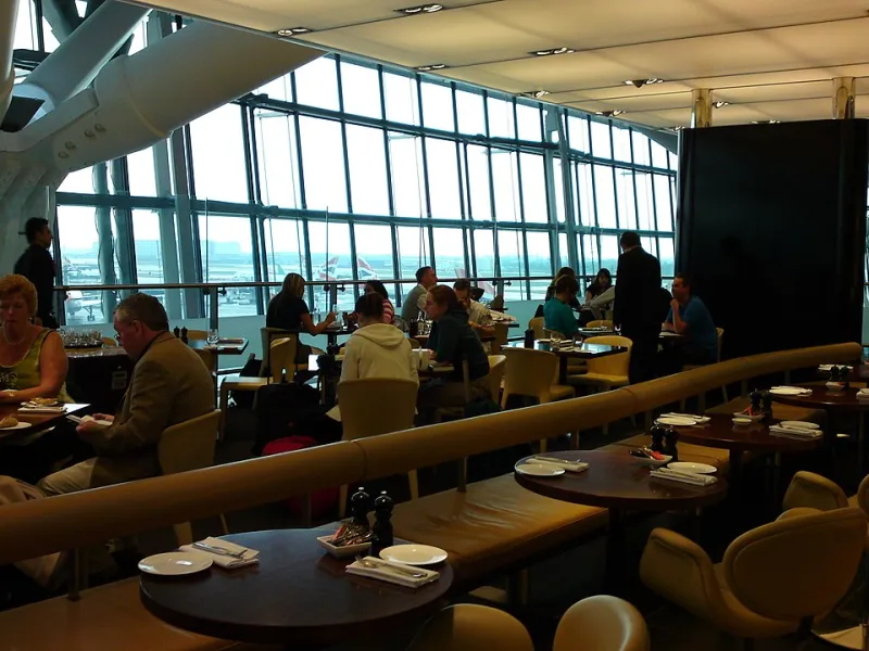 Terminal Taste Test: How to Eat Surprisingly Well at the Airport Without Blowing Your Whole Budget