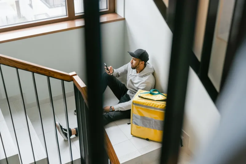 Why Your Go-To Spot Vanishes at 7 PM: The Hidden Logic Running Your Delivery App